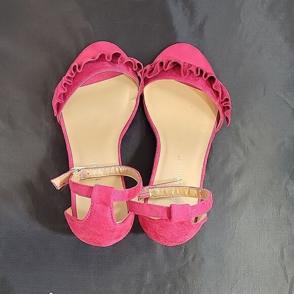 BRAND NEW ASHLEY STEWART TIA RUFFLE ADJUSTABLE BUCKLE  STRAP OPEN TOE SA… - Picture 9 of 12